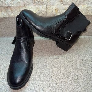 Nine West Black Leather ankle Boots size 7 BRAND NEW